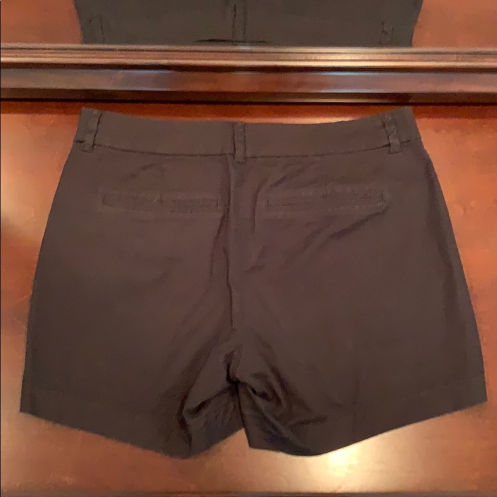 Old Navy Everyday Short - Picture 2 of 7